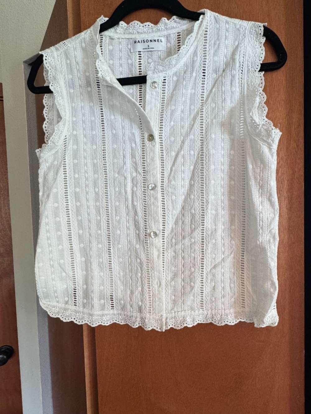 Raisonnel Eyelet capped shoulder top